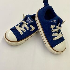 Converse Kids Navy Blue Sneakers Sz: 7